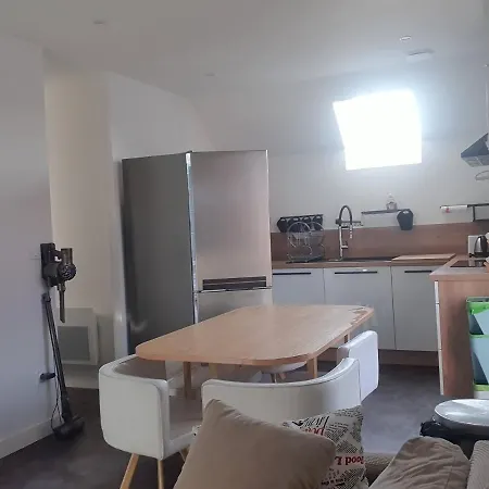 Au Bout De La Rue, La Wifi Acces 24 Sur 24 Iptv Apartman *