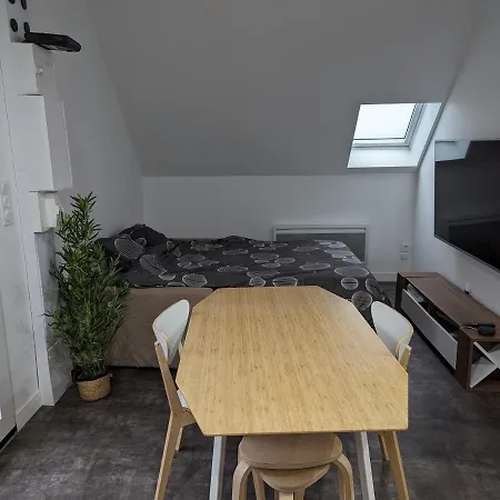 Au Bout De La Rue, La Wifi Acces 24 Sur 24 Iptv Apartman