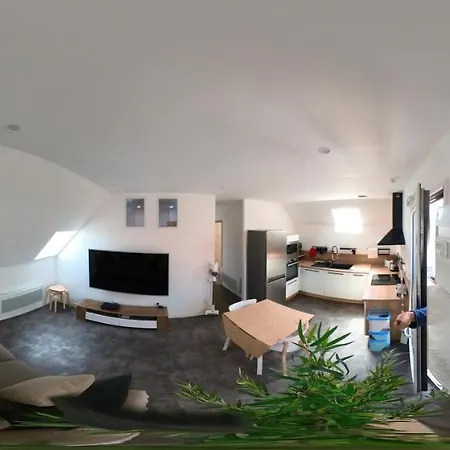 Apartman Au Bout De La Rue, La Wifi Acces 24 Sur 24 Iptv *