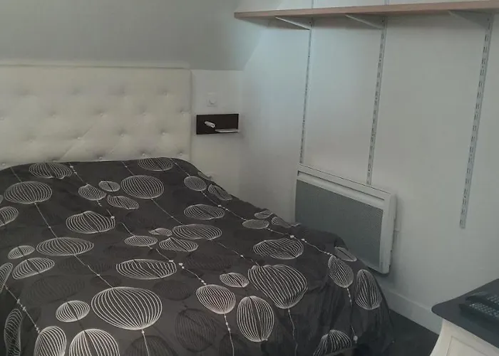 Au Bout De La Rue, La Wifi Acces 24 Sur 24 Iptv Apartment