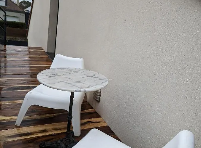 Apartment Au Bout De La Rue, La Wifi Acces 24 Sur 24 Iptv *